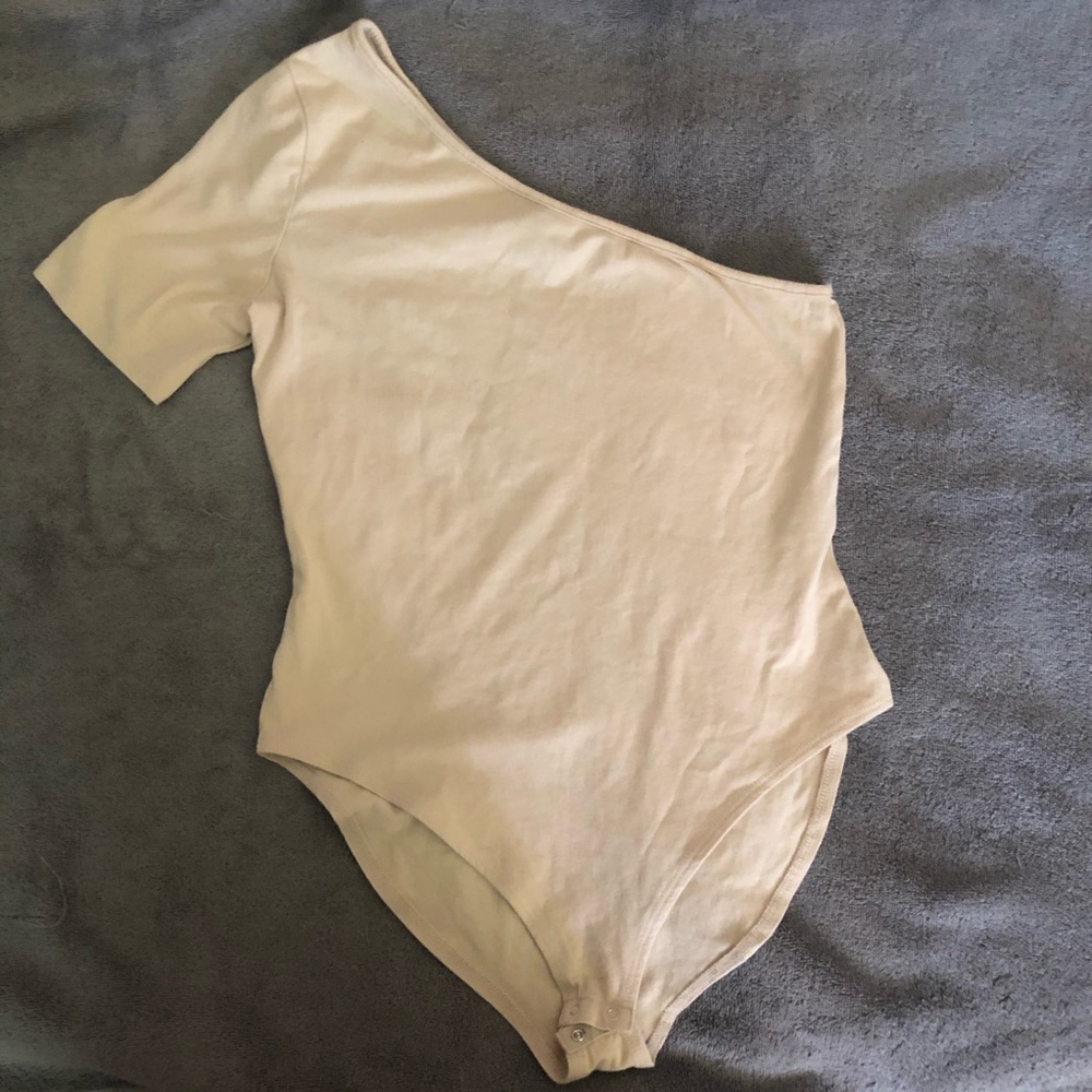 One shoulder cream bodysuit